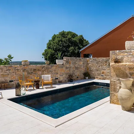 Cortile House Pridraga