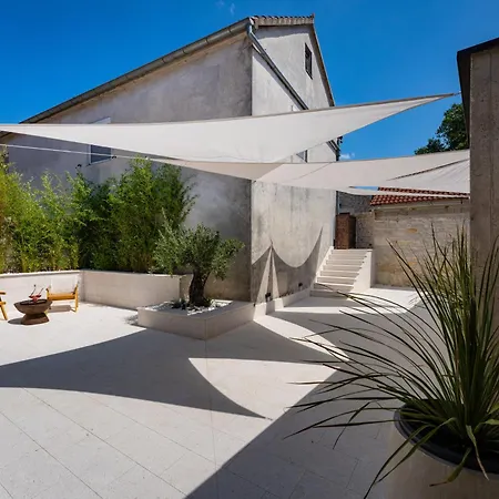 Cortile House *
