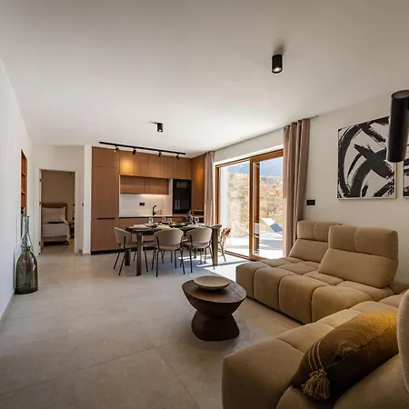 Cortile House Pridraga