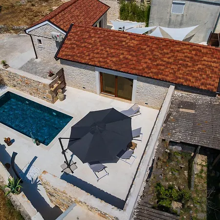 فيلة Cortile House Pridraga