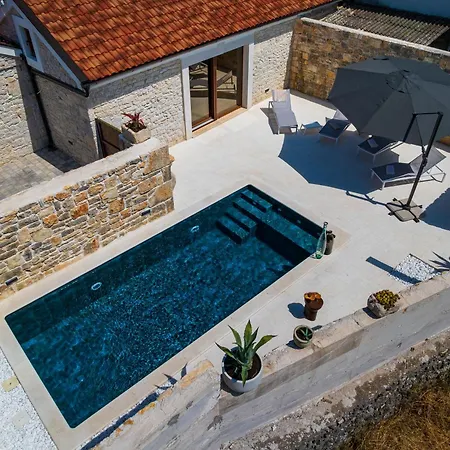 Cortile House Βίλα