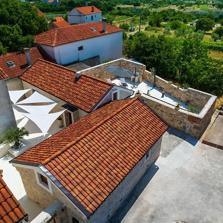 Cortile House