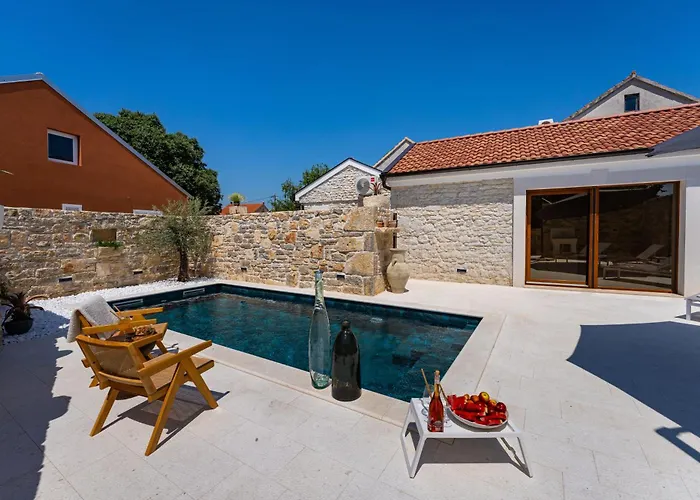 Cortile House فيلة Pridraga