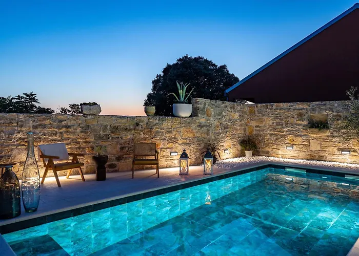فيلة Cortile House