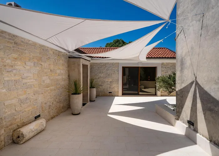 Cortile House فيلة Pridraga