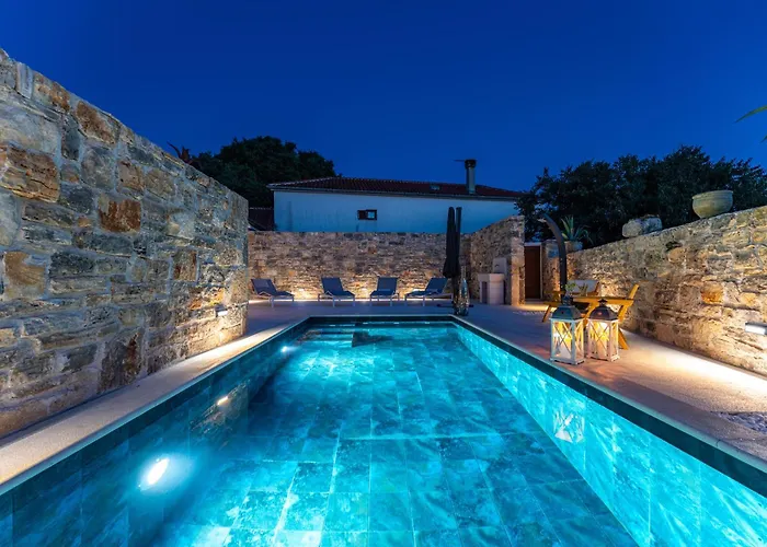 فيلة Cortile House