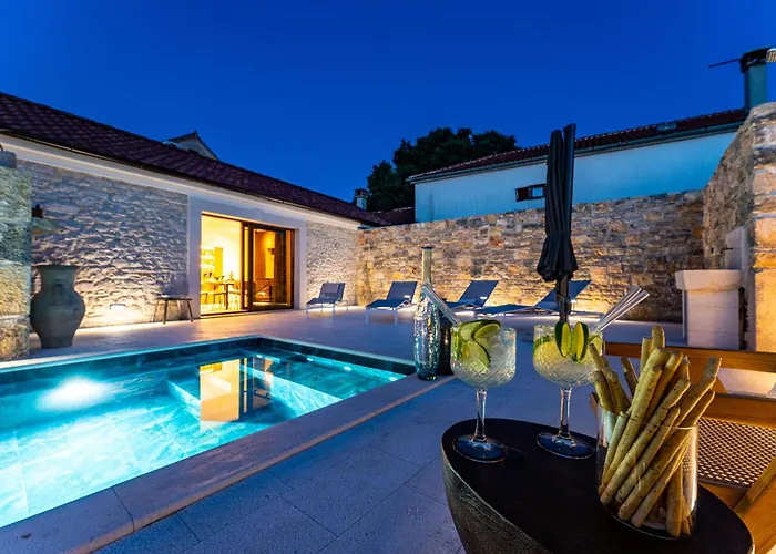 Cortile House فيلة