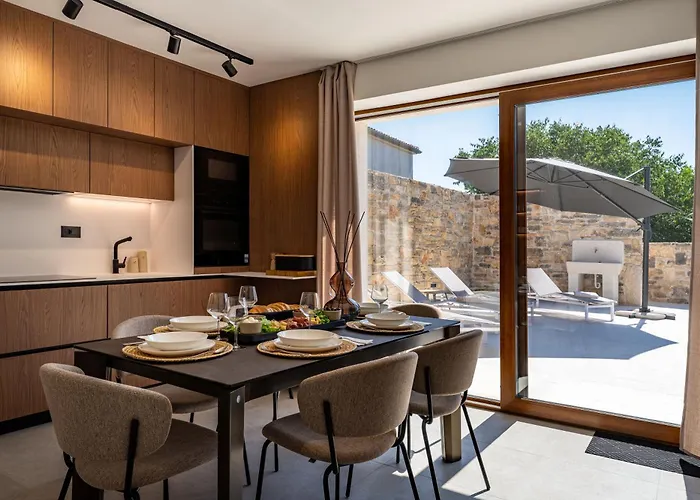 Cortile House فيلة Pridraga