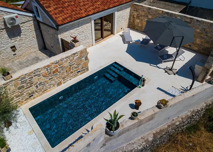 Cortile House فيلة