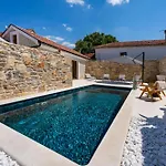 Cortile House Pridraga