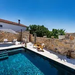 Vila Cortile House