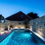 Cortile House *