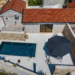 Cortile House Vila *