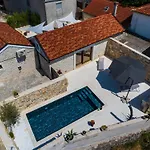 Cortile House