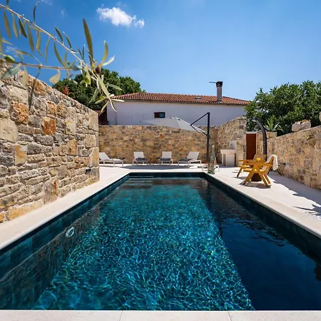 Cortile House Pridraga