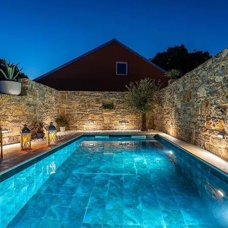 Cortile House *