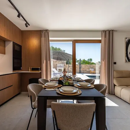 Cortile House Pridraga