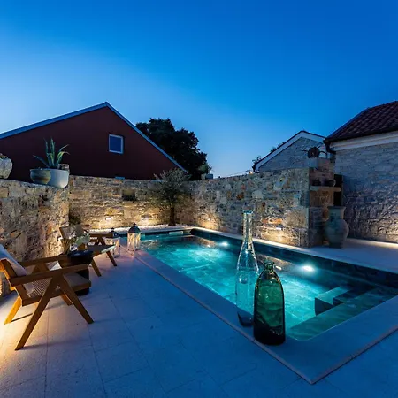 Cortile House Pridraga