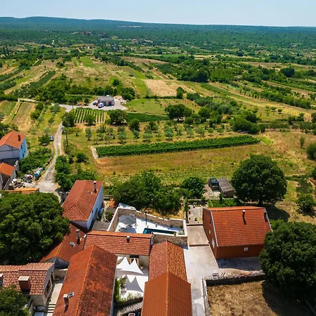 Cortile House Pridraga