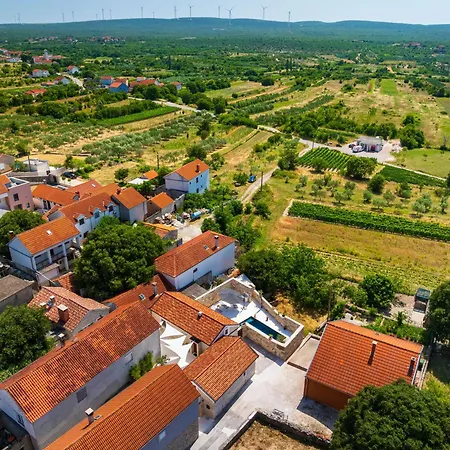 Cortile House Pridraga